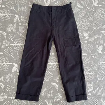 아두이트리스테스 카고 팬츠