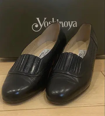 [새상품급] 긴자 요시노야 블랙 펌프스 24cm
