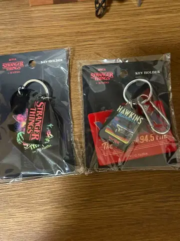 기묘한 이야기 3COINS 키링 2점