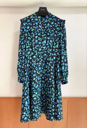 [새상품급] 알아바일 플라워 프린트 긴팔 원피스