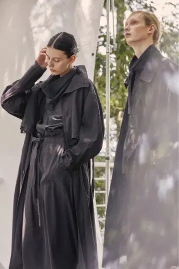 08sircus Amundsen layered coat