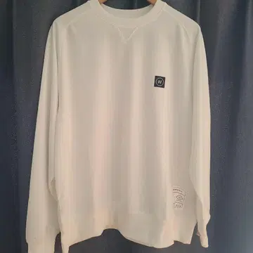 NUMERALS 넘버 로고 맨투맨