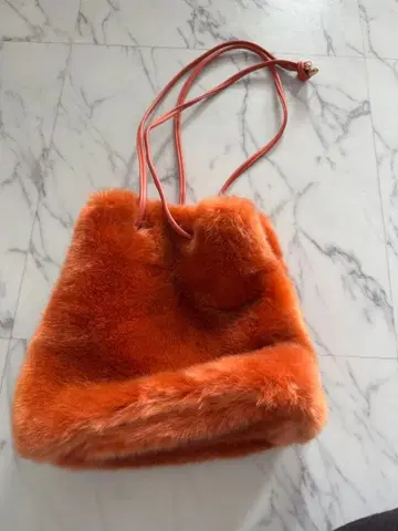 DURAS 거의 미사용 오렌지 퍼 버킷 백