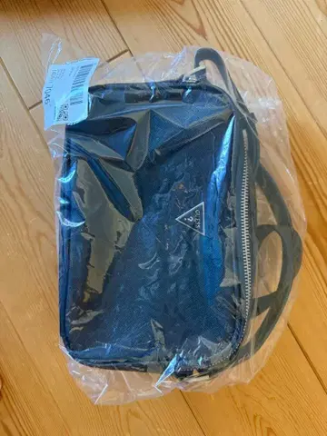 미사용 가죽 guess 숄더백