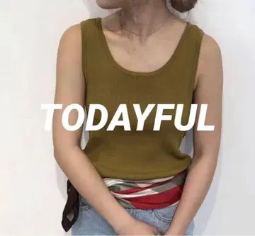[ 새상품급 ] TODAYFUL 라운드 헴 탱크탑 카키 프리 사이즈
