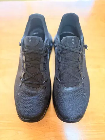 On cloudtilt 블랙 27.5cm 거의 새상품