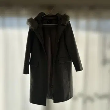 RAFAA 그레이 퍼 부착 롱 코트