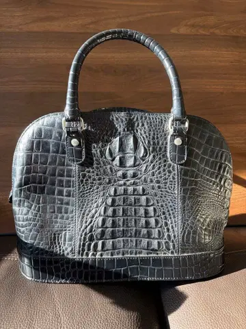 MILANO HOUSE 블랙 크로커다일풍 핸드백