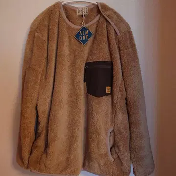 미사용 새상품 포근한 아몬드 서핑보드 마이크로 플리스 크루 L