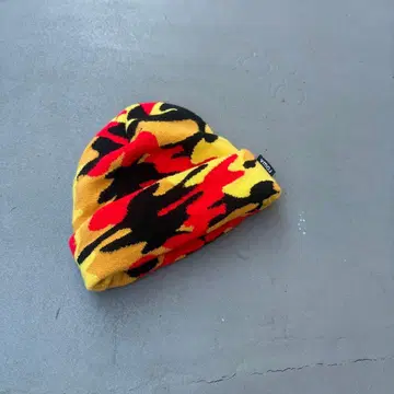 Gosha rubchinskiy 카모플라주 아크릴 니트 캡 비니