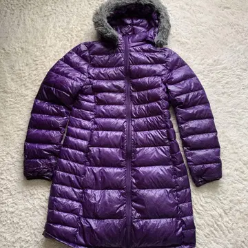 유니클로 보라색 퍼 후드 다운 자켓