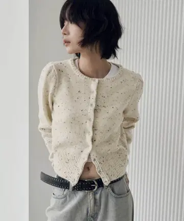 une mansion 실버 버튼 리브 숄더 퍼프 블러 니트 가디건