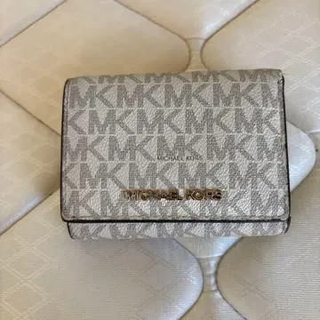MICHAEL KORS 모노그램 3단 폴더형 지갑