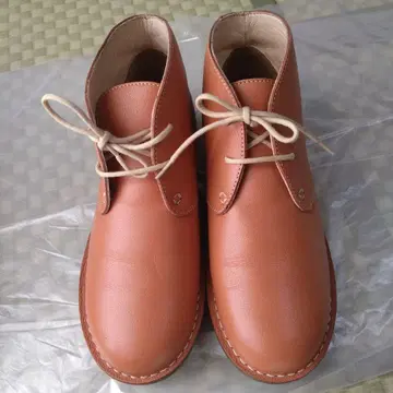 오렌지 가죽 부츠