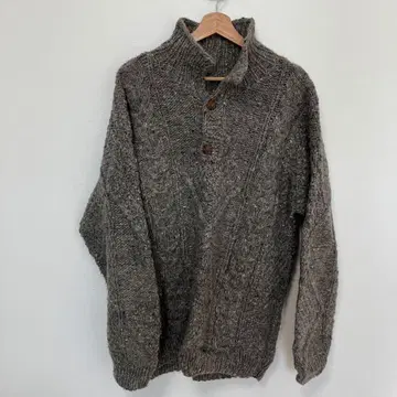 그레이 버튼 하이넥 스웨터