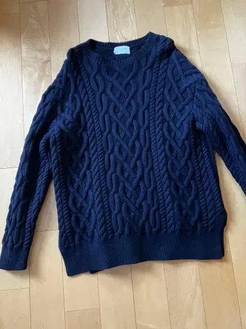 UNITED ARROWS 네이비 케이블 니트