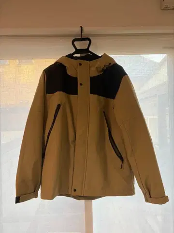 ikka 3WAY 라이트 하프 마운틴 파카