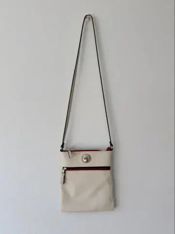 [ 미사용 새상품 ] 타미힐피거의 고급스러운 컬러 사코슈