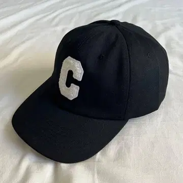 블랙 야구 모자 C 로고