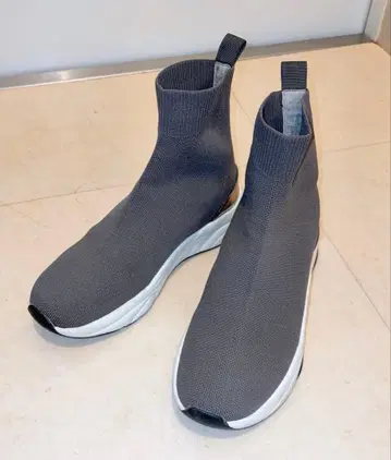 +diana 경량 니트 삭스 스니커즈 부츠 그레이