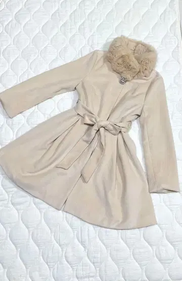 [12/16까지 배송비 포함] INGNI 퍼 롱 코트 2way