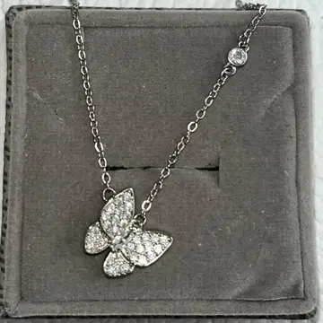 파피용 모티브 butterfly 목걸이