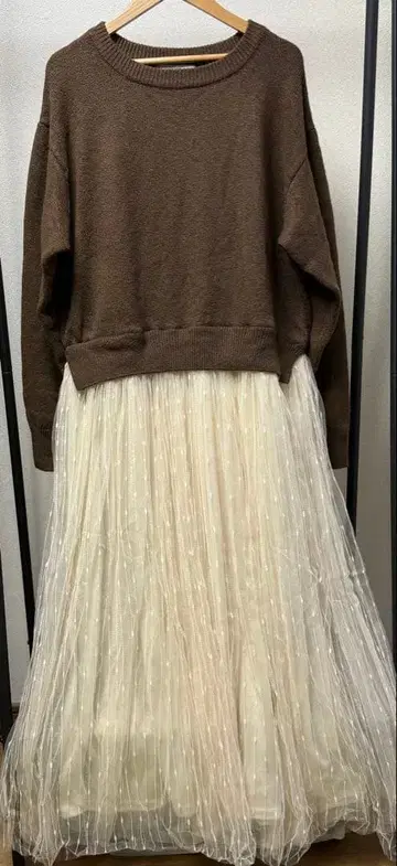 IEDIT 시크하고 화려한 인상의 어른 샤샤 스커트 도킹 원피스 브라운