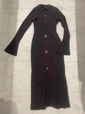 머큐리 듀오 리브 다크 그레이 긴팔 니트 원피스