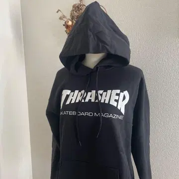 THRASHER 블랙 후드티 후드 부착 트레셔