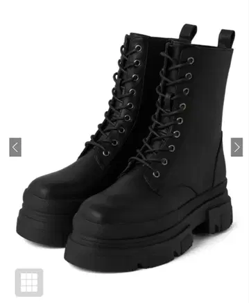 통굽 레이스업 부츠 블랙