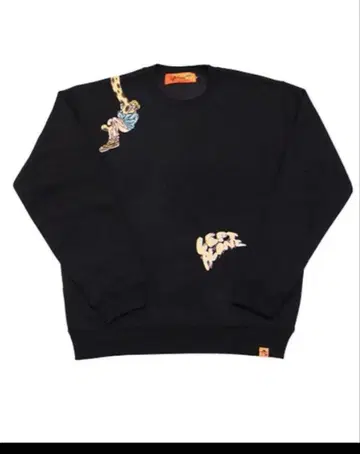 레프트 얼론 자수 디자인 블랙 맨투맨