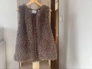 브라운 퍼 슬리브리스 베스트