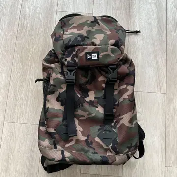 뉴에라 카모플라쥬 백팩