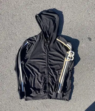 마리떼 프랑소와 저르보 후드티 블랙