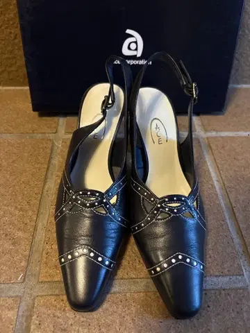 에이스 코퍼레이션 가죽 슬링백 펌프스 네이비