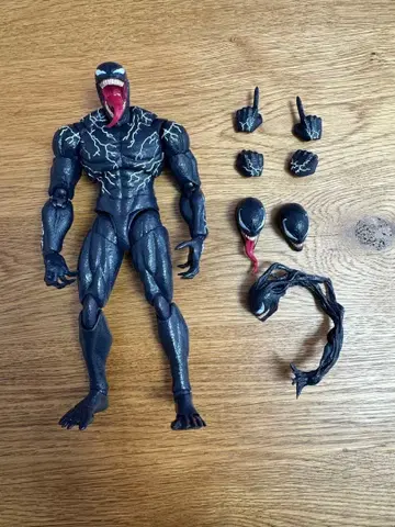 피규아트 Venom 피규어 교환 부품 포함