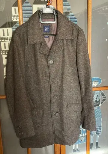 GAP 울 혼방 브라운 피코트 두꺼운 소재로 따뜻합니다.