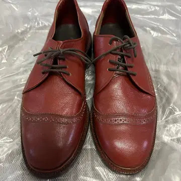 가죽 빨간색 드레스 슈즈 브로그 디자인