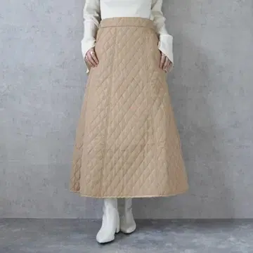 베이지 퀼팅 롱 스커트