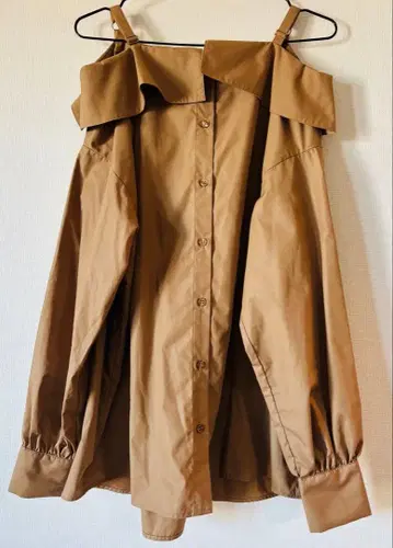 [ 새상품급 ] 나노 유니버스 오프숄더 리버서블 브라운 셔츠