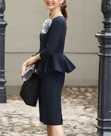 새상품급 네이비 페플럼 디자인 포럼 원피스 프릴