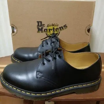 Dr. Martens 3홀 신발