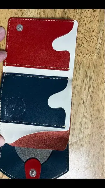 작은 지갑 콰트로 갓츠 페케뇨 프렌치 토스트 스트랩 구멍 있음