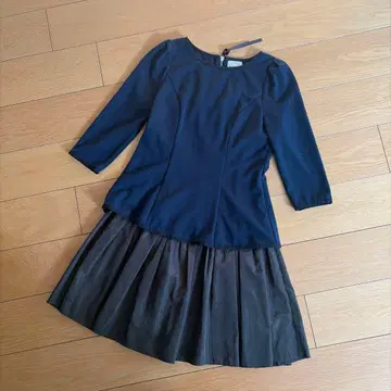 tocco 네이비 7부 소매 플레어 원피스