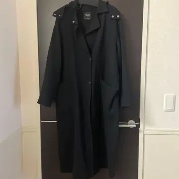 UNITED TOKYO 블랙 롱 코트 후드 탈부착 가능