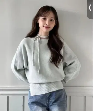 스트랩 오프숄더 니트