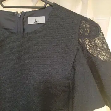 다크 네이비 레이스 소매 무릎 기장 원피스 반팔