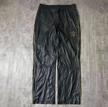 UMBRO 원포인트 로고 가죽 느낌 블랙