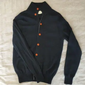 에디피스 네이비 니트 스웨터 호두 단추 사이즈 46