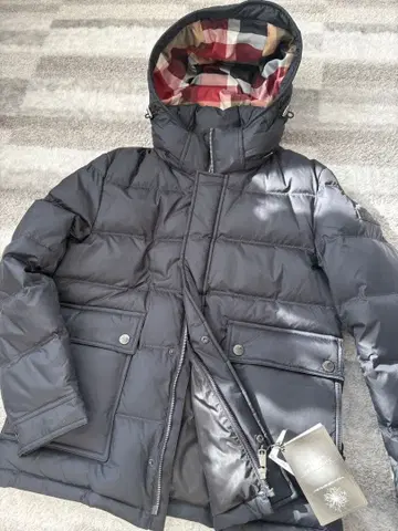 새상품 블랙 라벨 다운 자켓 M 사이즈